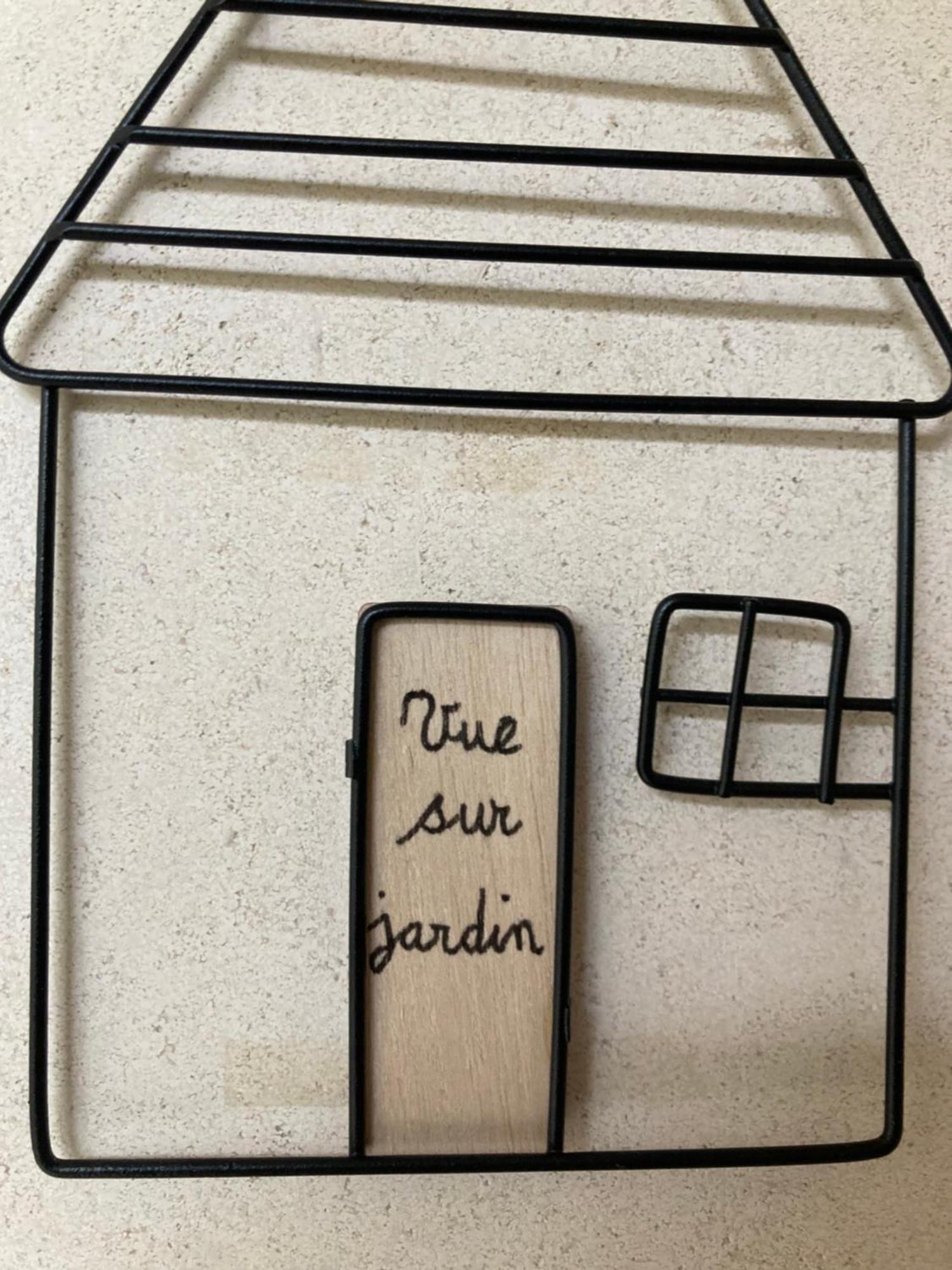 Appartement Vue Sur Jardin, 3 Pieces *